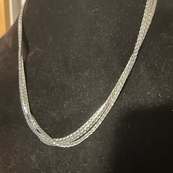 Elegant Lia Sophia Silver Necklace - Picture 2 of 9